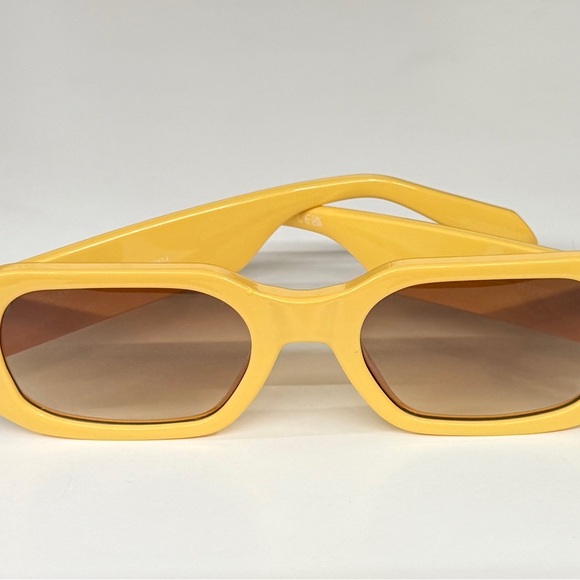 QUAY AUSTRALIA HYPED UP Sunflower Frame / Sepia Lens - Picture 5 of 8